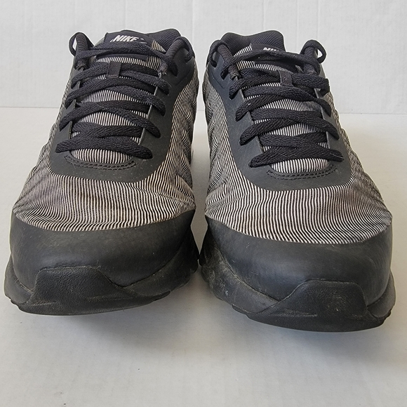 Nike Air Max Invigor Premium - Picture 2 of 8